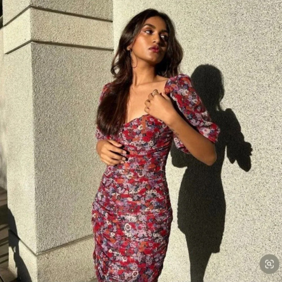 Zara Ruched Floral Mini Dress Blogger Fav Floral Sz XS - Picture 3 of 9